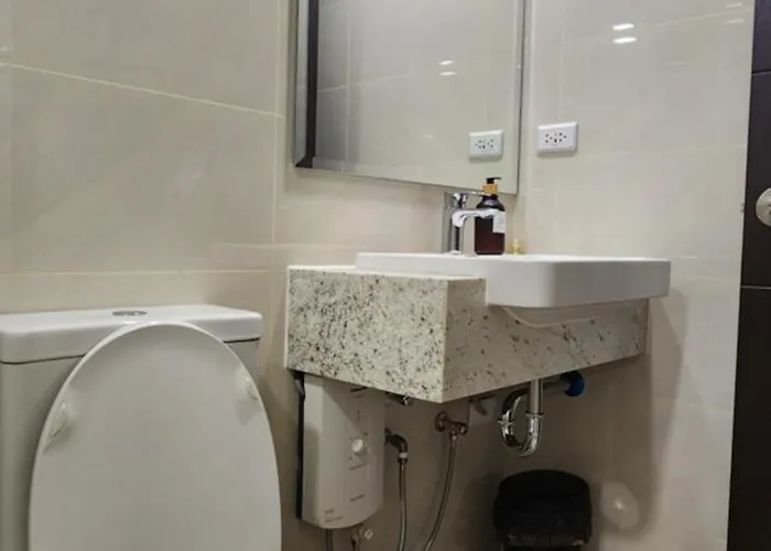 11a Spacious With Amenities Free Parking With Washer Great For Long Manila